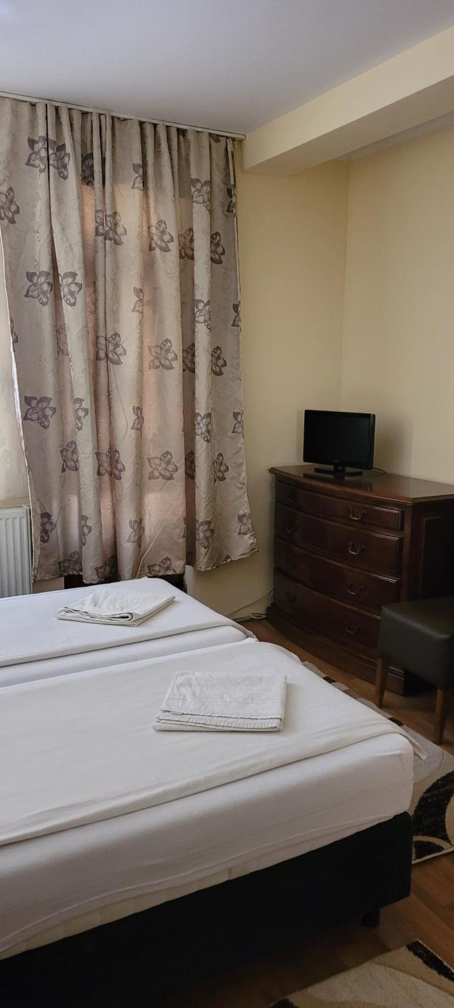 Vila Korona Satu Mare Zimmer foto